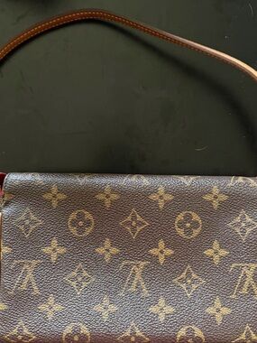 Louis Vuitton Monogram recital with Red Interior
